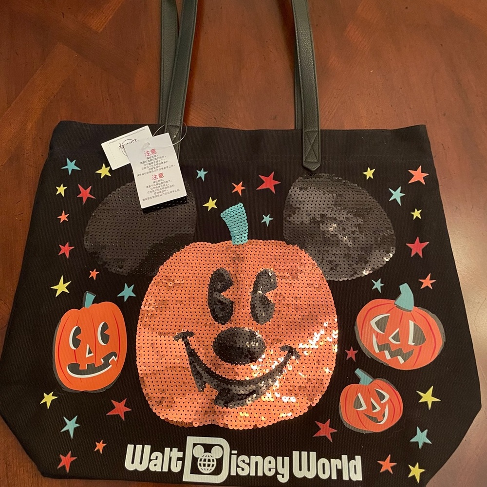 Disney Halloween 🎃 Tote Bag!!